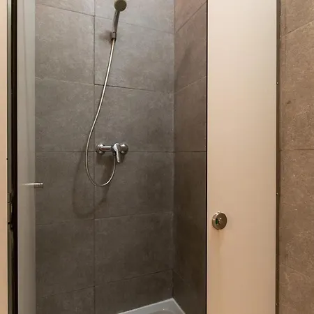 B21-apartamento Modernista Grupos Apartment
