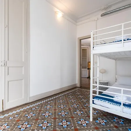 B21-apartamento Modernista Grupos Apartment *