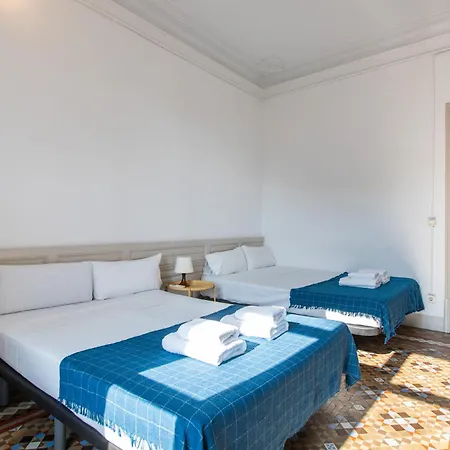 B21-apartamento Modernista Grupos Apartment *