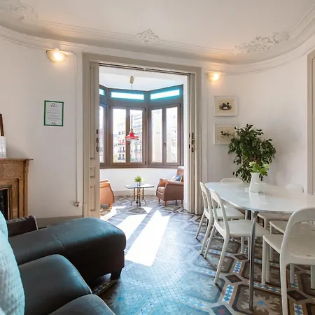 B21-apartamento Modernista Grupos Barcelona